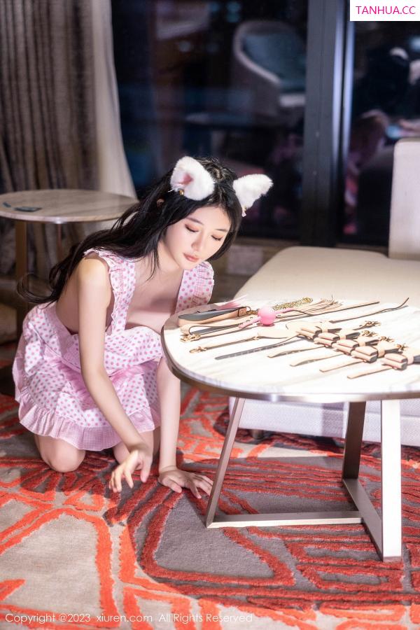   [XiuRen]高清写真图 2023.09.15 No.7399 幼幼 女仆美腿第16张图片